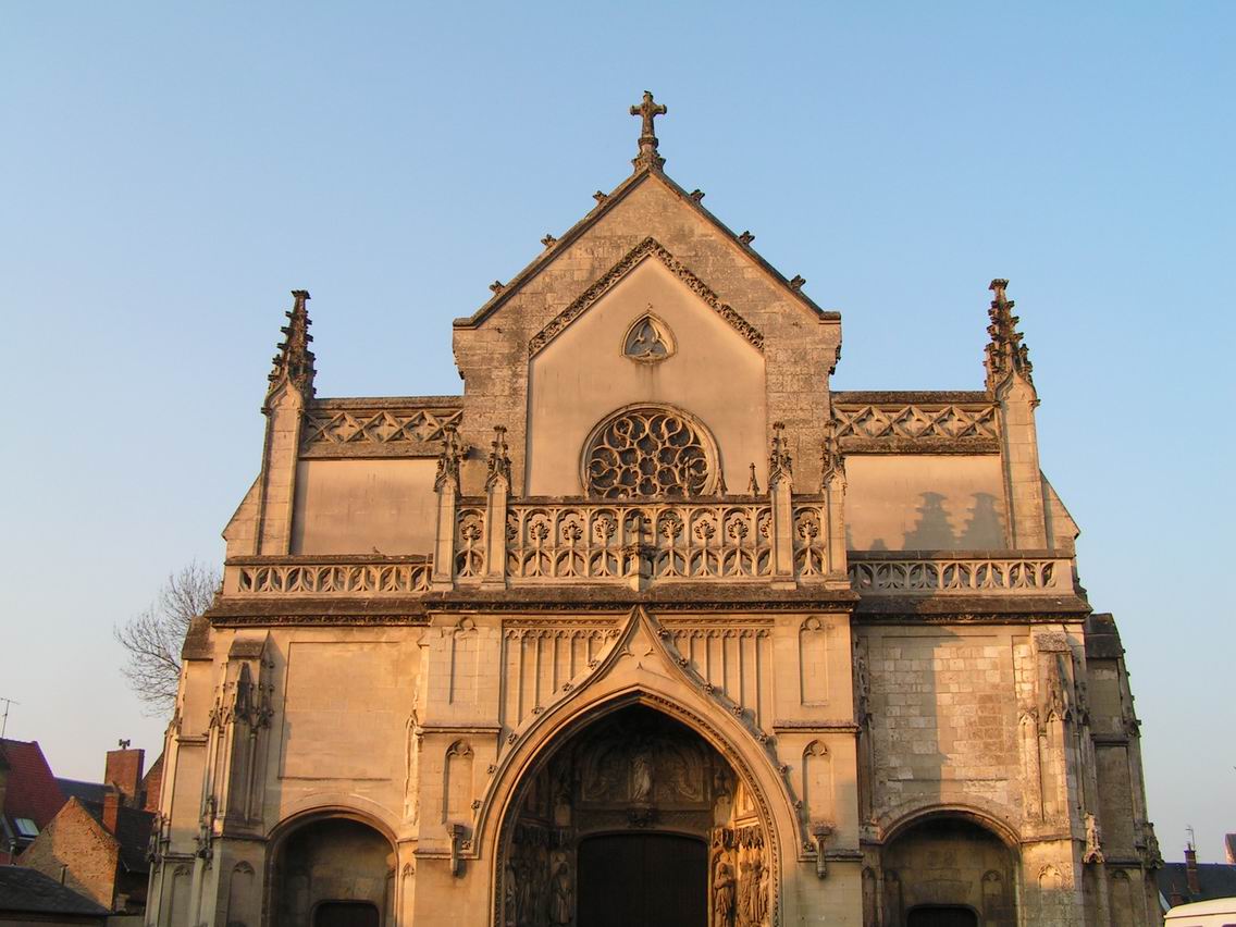 FRANCE SOMME DOULLENS EGLISE NOTRE DAME